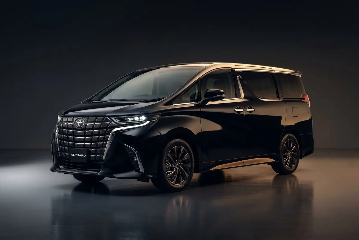 Toyota Alphard, luxury class