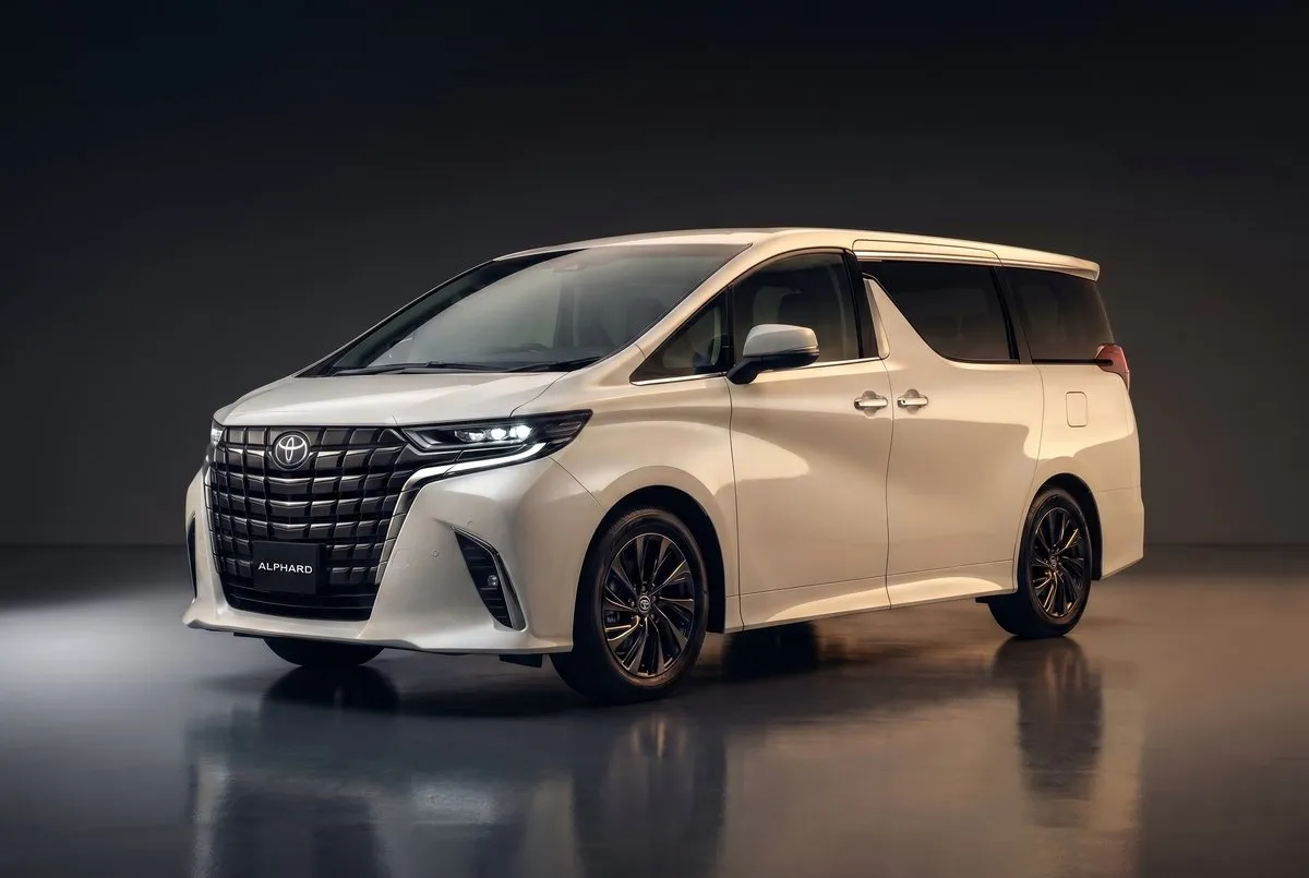 Toyota Alphard, luxury